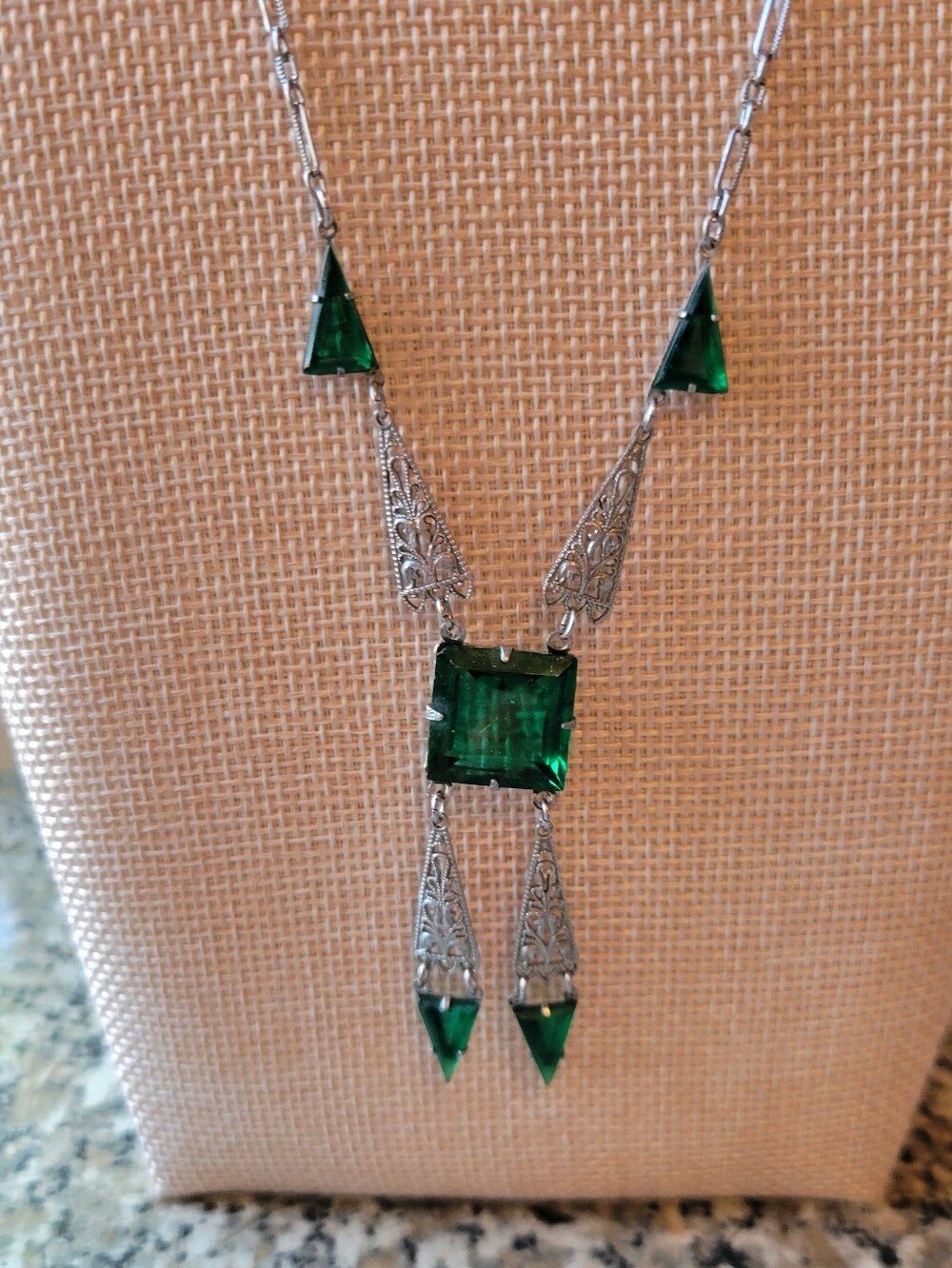 Vintage Art Deco Green Glass Pendant Silver Tone Necklace
